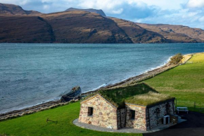 The Wreck - Lochside cottage Dog Friendly
